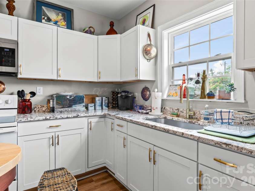 112 Hillcrest Street, Jonesville, NC 28642.  MLS# CAR4392397, YatesRealty ID 34140. 