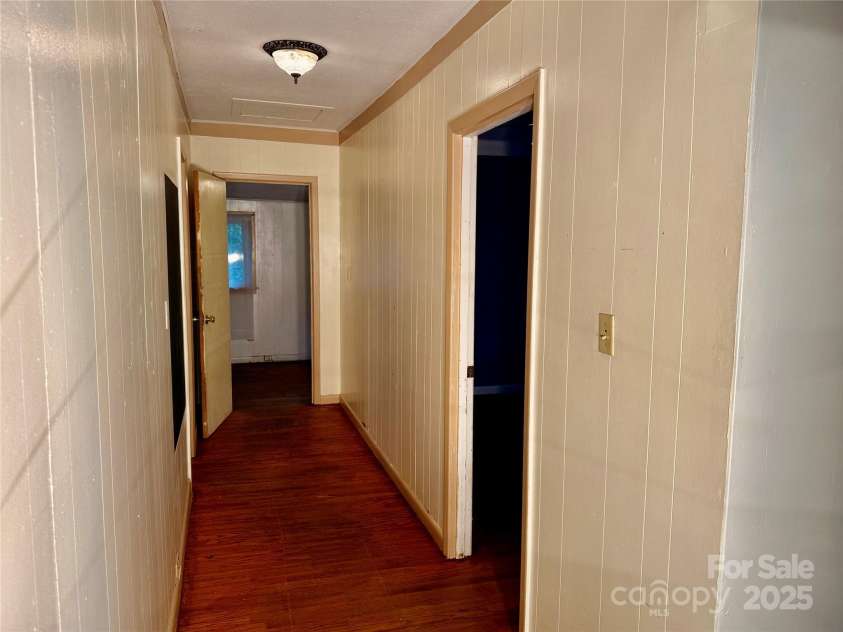 26 Dogwood Court, Asheville, NC 28805.  MLS# CAR4295154, YatesRealty ID 34140. 