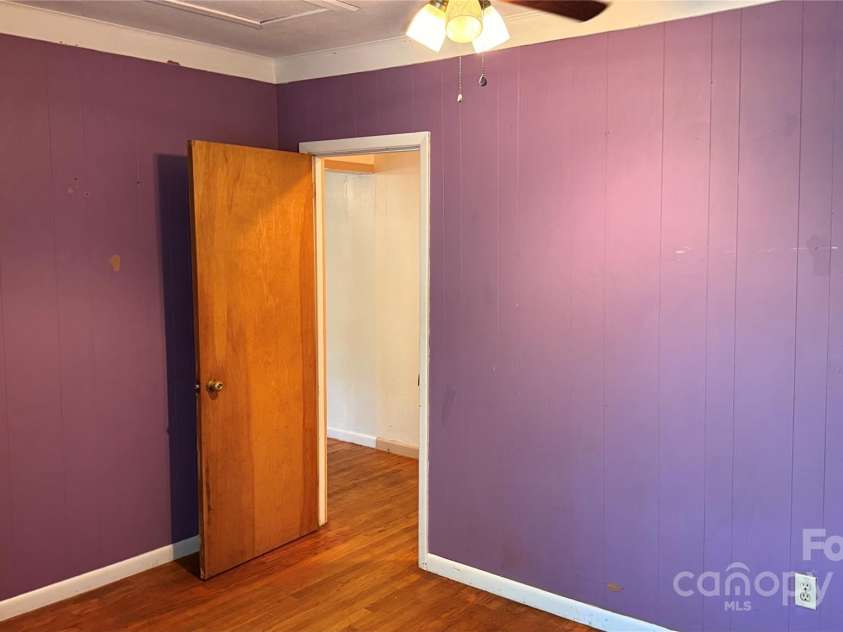 26 Dogwood Court, Asheville, NC 28805.  MLS# CAR4295154, YatesRealty ID 34140. 