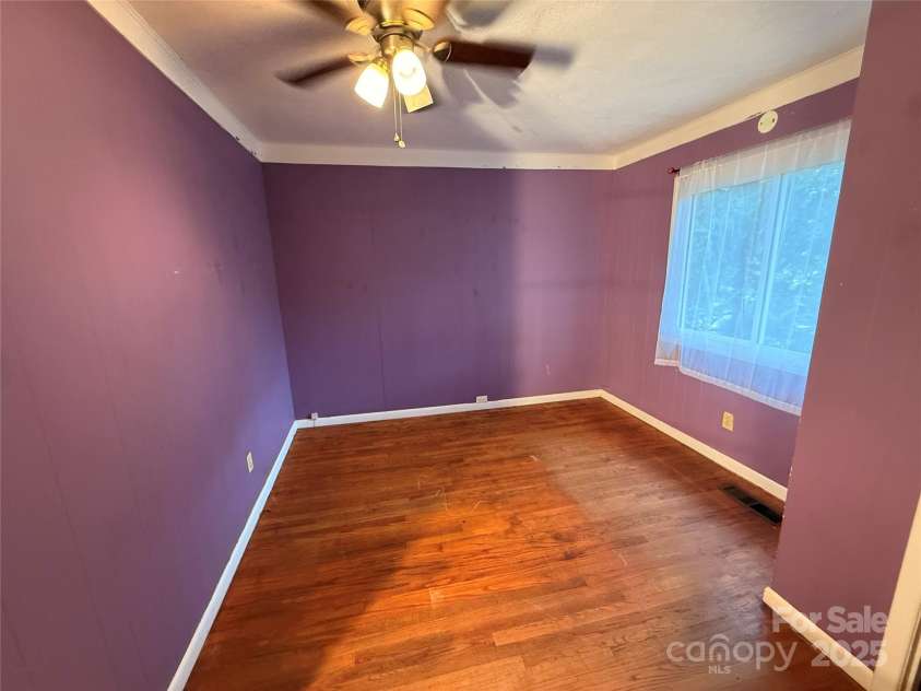 26 Dogwood Court, Asheville, NC 28805.  MLS# CAR4295154, YatesRealty ID 34140. 