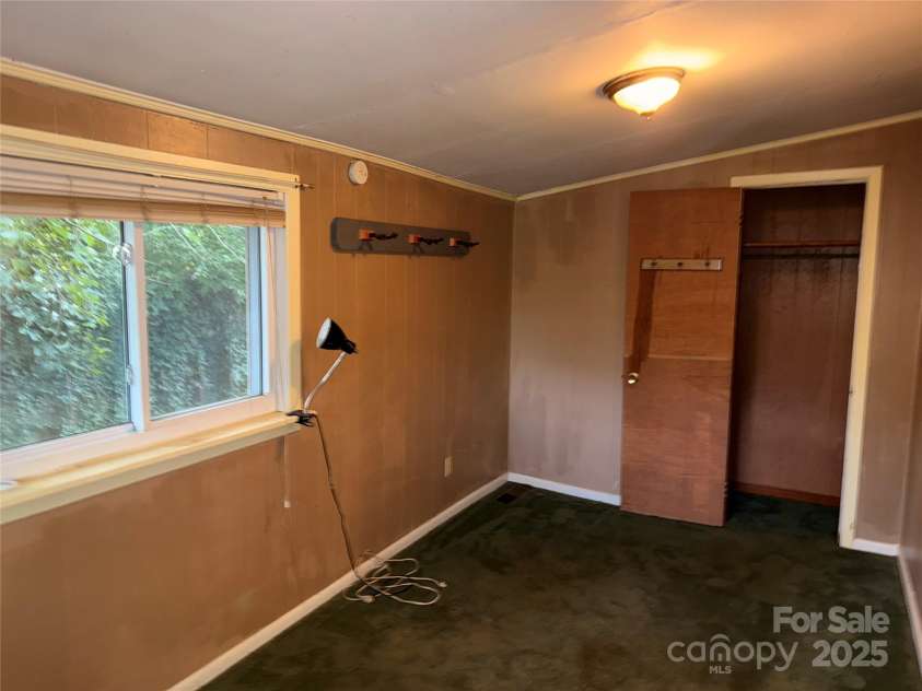 26 Dogwood Court, Asheville, NC 28805.  MLS# CAR4295154, YatesRealty ID 34140. 