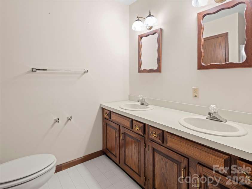 11 Tree Top Drive, Arden, NC 28704.  MLS# CAR4390958, YatesRealty ID 34141. 