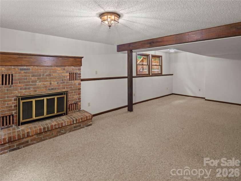11 Tree Top Drive, Arden, NC 28704.  MLS# CAR4390958, YatesRealty ID 34141. 