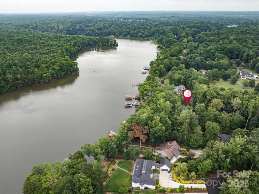 11902 Mountain Crest Circle, Charlotte, NC 28216.  MLS# CAR4286743, YatesRealty ID 34142. 