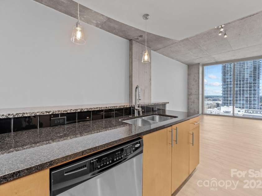 210 Church Street Street, Charlotte, NC 28202.  MLS# CAR4288986, YatesRealty ID 34143. 