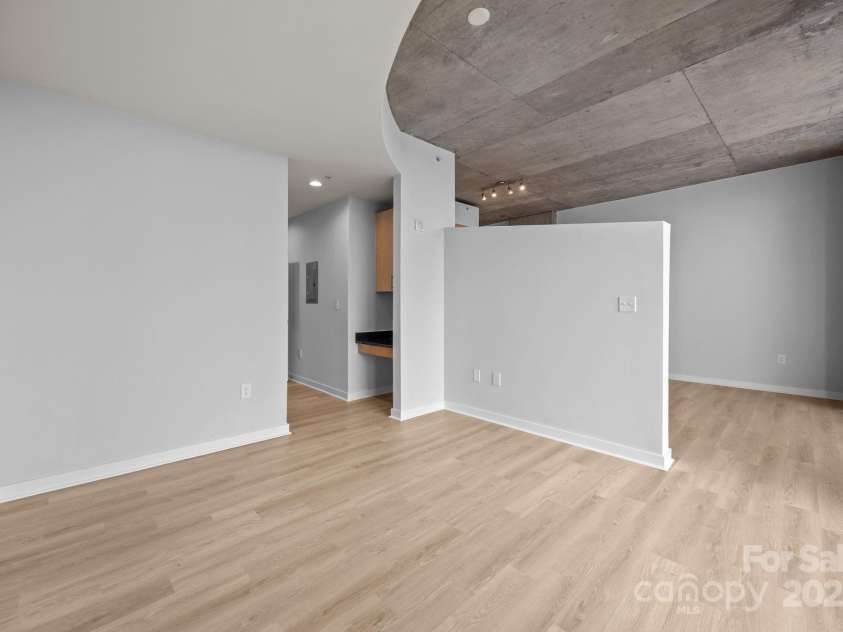210 Church Street Street, Charlotte, NC 28202.  MLS# CAR4288986, YatesRealty ID 34143. 