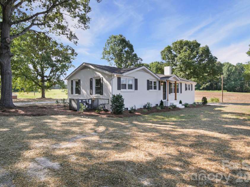 3312 Sikes Mill Road, Monroe, NC 28110.  MLS# CAR4398871, YatesRealty ID 34143. 