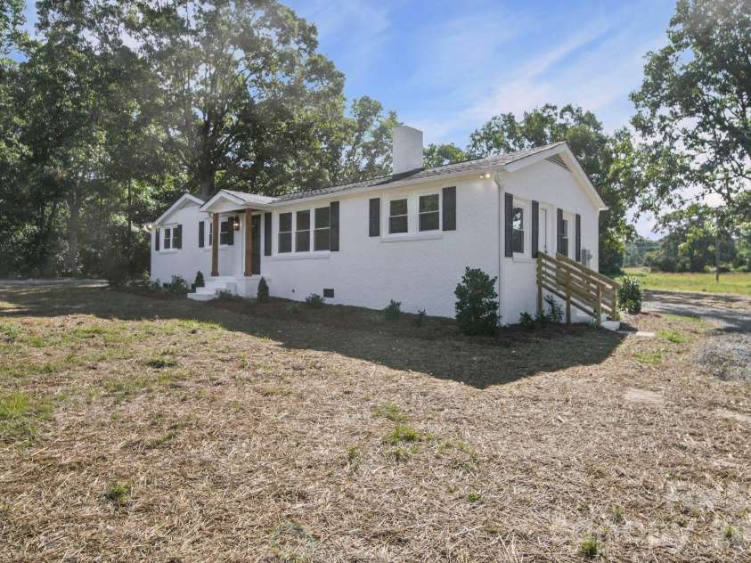 3312 Sikes Mill Road, Monroe, NC 28110.  MLS# CAR4398871, YatesRealty ID 34143. 