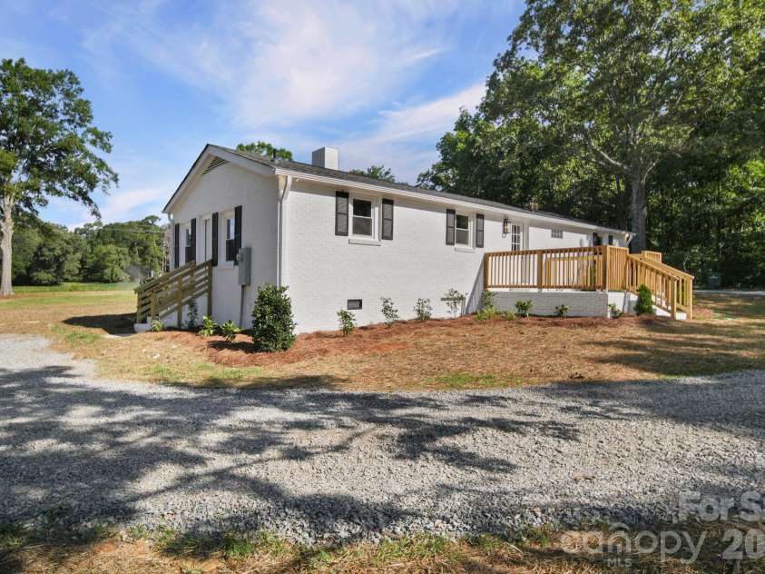3312 Sikes Mill Road, Monroe, NC 28110.  MLS# CAR4398871, YatesRealty ID 34143. 