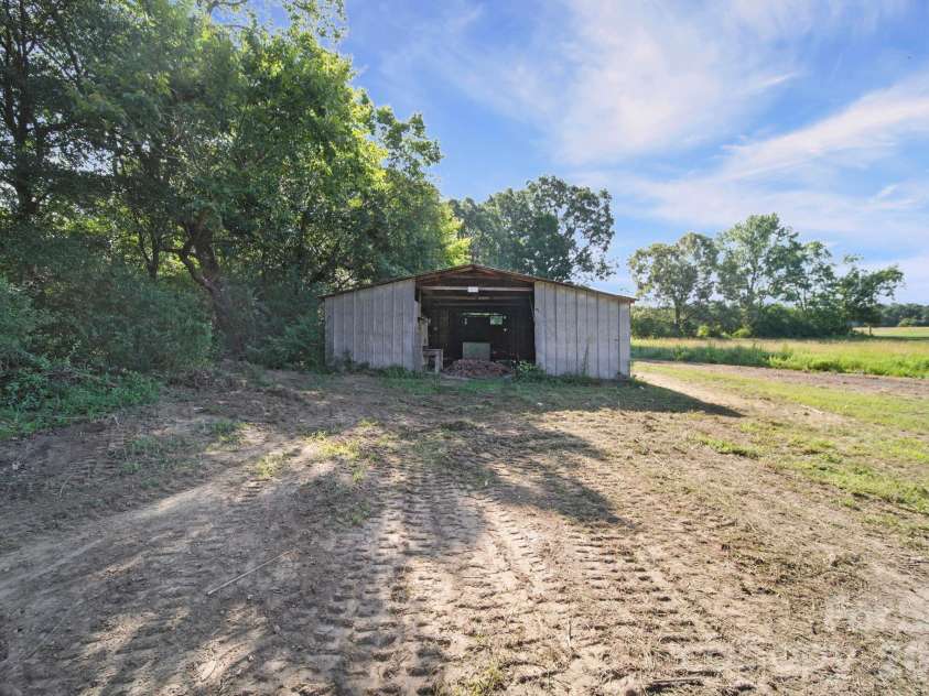 3312 Sikes Mill Road, Monroe, NC 28110.  MLS# CAR4398871, YatesRealty ID 34143. 
