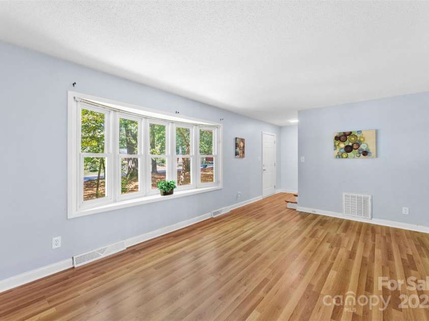 1212 Monroe Drive, Gastonia, NC 28054.  MLS# CAR4278340, YatesRealty ID 34144. 