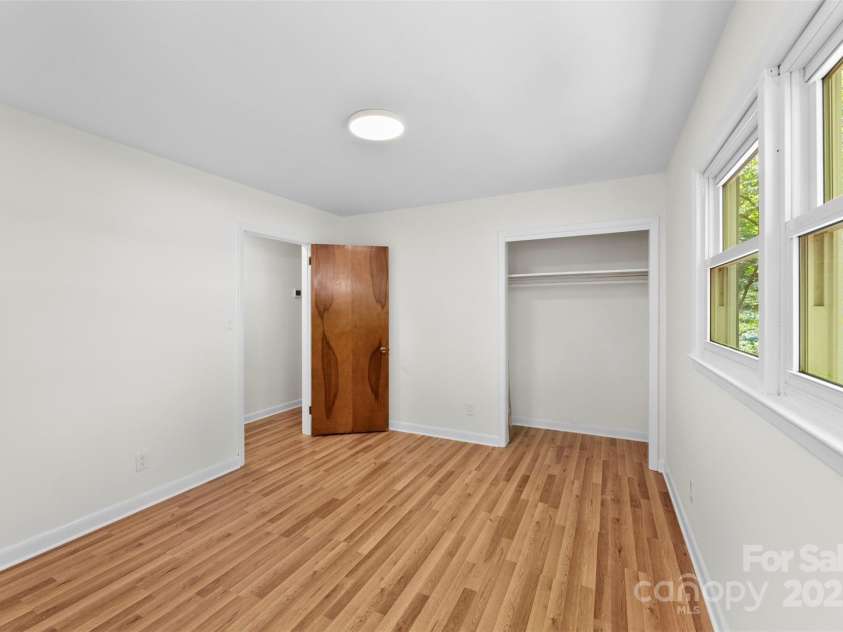 1212 Monroe Drive, Gastonia, NC 28054.  MLS# CAR4278340, YatesRealty ID 34144. 