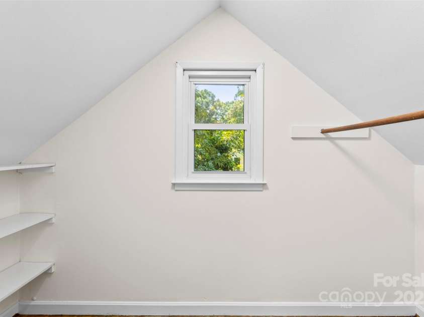 1212 Monroe Drive, Gastonia, NC 28054.  MLS# CAR4278340, YatesRealty ID 34144. 