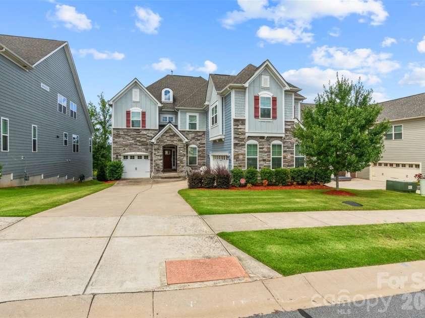 979 Parkland Place, Concord, NC 28027.  MLS# CAR4396807, YatesRealty ID 34144. 