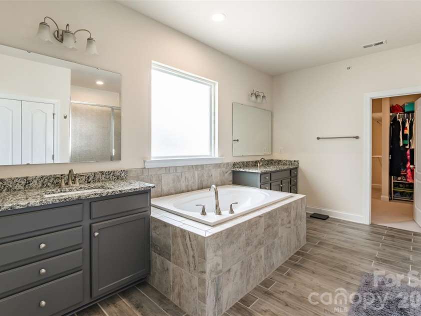 979 Parkland Place, Concord, NC 28027.  MLS# CAR4396807, YatesRealty ID 34144. 