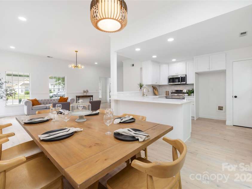 12013 Dolomite Drive, Pineville, NC 28134.  MLS# CAR4281127, YatesRealty ID 34145. 