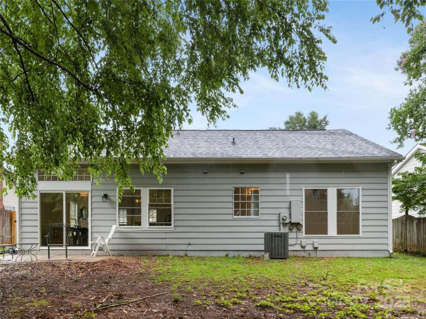 12013 Dolomite Drive, Pineville, NC 28134.  MLS# CAR4281127, YatesRealty ID 34145. 