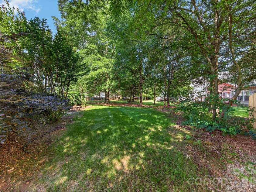 533 Fair Oaks Drive, Fort Mill, SC 29708.  MLS# CAR4385370, YatesRealty ID 34145. Backyard