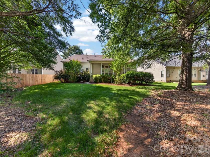 533 Fair Oaks Drive, Fort Mill, SC 29708.  MLS# CAR4385370, YatesRealty ID 34145. Backyard