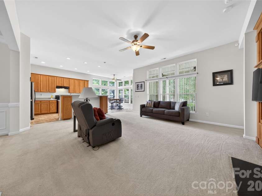 533 Fair Oaks Drive, Fort Mill, SC 29708.  MLS# CAR4385370, YatesRealty ID 34145. Great Room