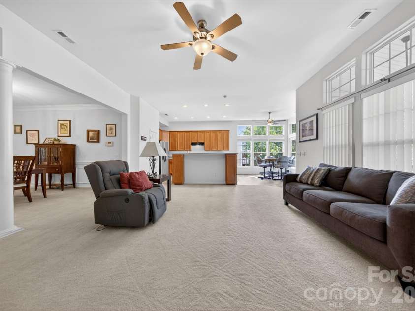 533 Fair Oaks Drive, Fort Mill, SC 29708.  MLS# CAR4385370, YatesRealty ID 34145. Open Concept Design