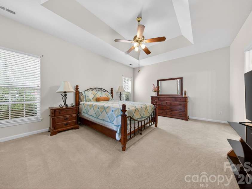 533 Fair Oaks Drive, Fort Mill, SC 29708.  MLS# CAR4385370, YatesRealty ID 34145. Primary Suite