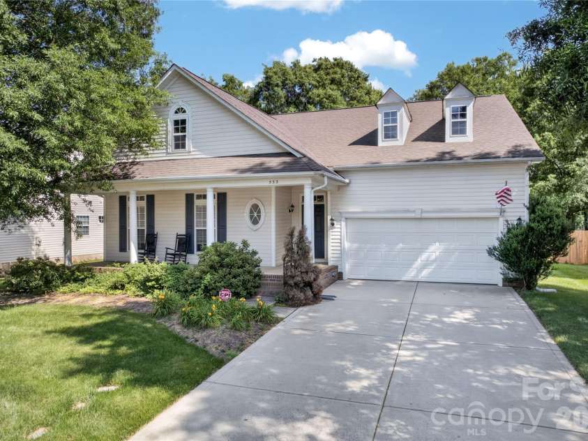 533 Fair Oaks Drive, Fort Mill, SC 29708.  MLS# CAR4385370, YatesRealty ID 34145. Welcome Home