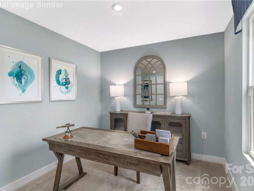 208 Linwood Estates Drive, Lexington, NC 27292.  MLS# CAR4393456, YatesRealty ID 34148. In today’s homes, flexibility is everything—and this thoughtfully designed flex space delivers. Whether you need a quiet home office, or a creative studio, this room adapts to your lifestyle with ease.