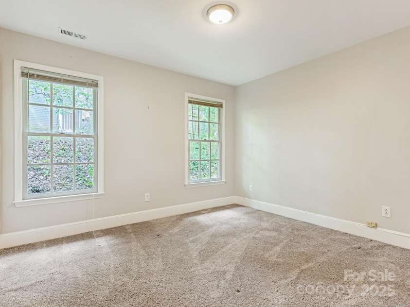 6907 Pleasant Drive, Charlotte, NC 28211.  MLS# CAR4280958, YatesRealty ID 34148. 3rd bedroom downstairs