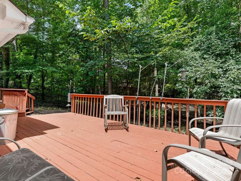 6907 Pleasant Drive, Charlotte, NC 28211.  MLS# CAR4280958, YatesRealty ID 34148. Large back deck