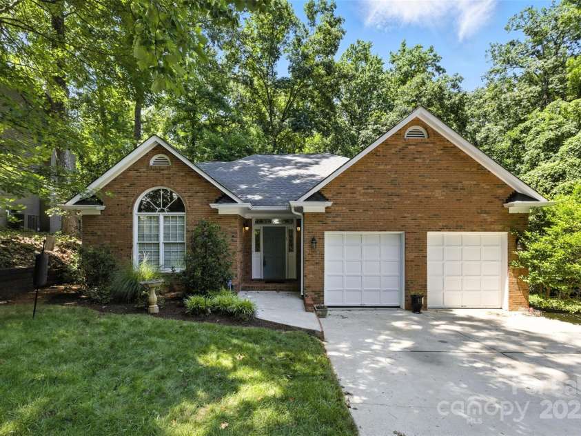 6907 Pleasant Drive, Charlotte, NC 28211.  MLS# CAR4280958, YatesRealty ID 34148. Nestled in a serene setting...