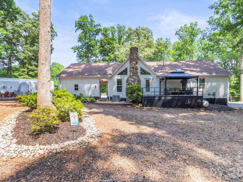 384 Rankin Hill Road, Troutman, NC 28166.  MLS# CAR4394107, YatesRealty ID 34149. 