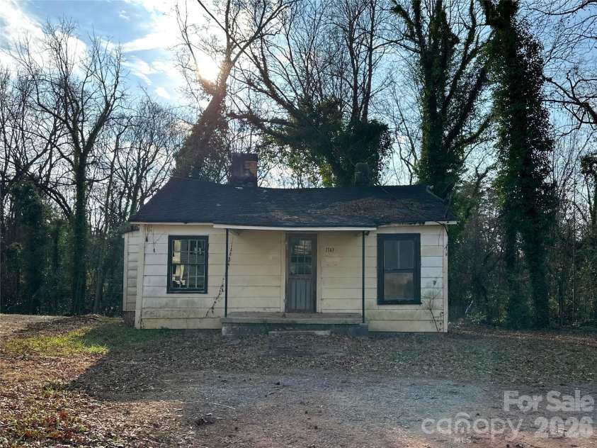 1143 Calhoun Street, Rock Hill, SC 29732.  MLS# CAR4337422, YatesRealty ID 3415. 