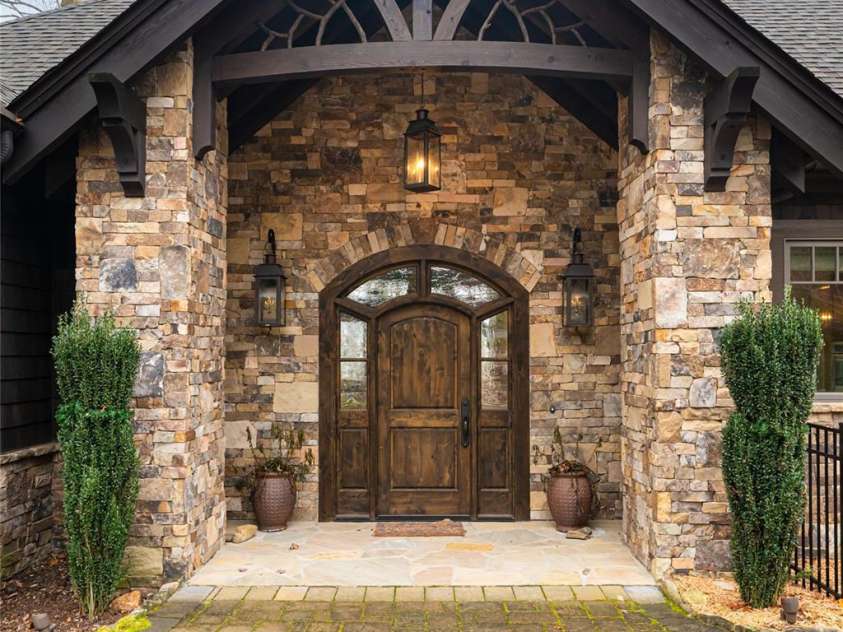 2 Cherokee Orchard Court, Fairview, NC 28730.  MLS# CAR4322915, YatesRealty ID 3415. 