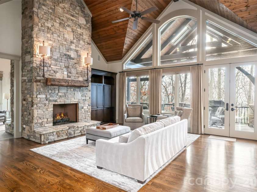 2 Cherokee Orchard Court, Fairview, NC 28730.  MLS# CAR4322915, YatesRealty ID 3415. 