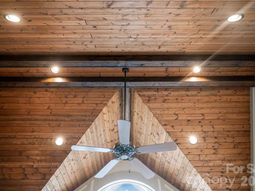 2 Cherokee Orchard Court, Fairview, NC 28730.  MLS# CAR4322915, YatesRealty ID 3415. 