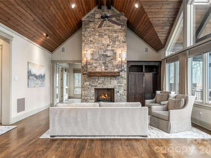 2 Cherokee Orchard Court, Fairview, NC 28730.  MLS# CAR4322915, YatesRealty ID 3415. 