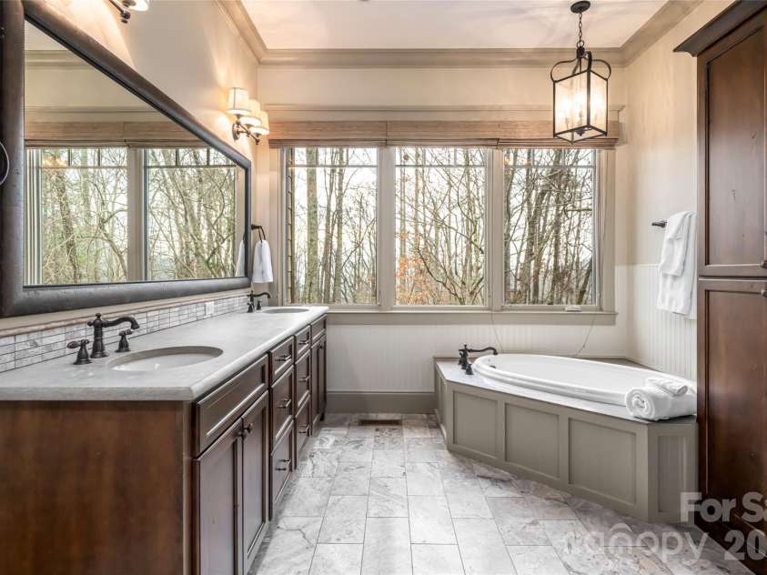 2 Cherokee Orchard Court, Fairview, NC 28730.  MLS# CAR4322915, YatesRealty ID 3415. 