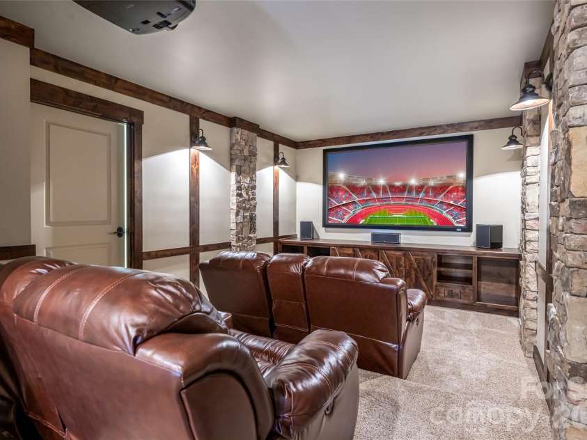 2 Cherokee Orchard Court, Fairview, NC 28730.  MLS# CAR4322915, YatesRealty ID 3415. 