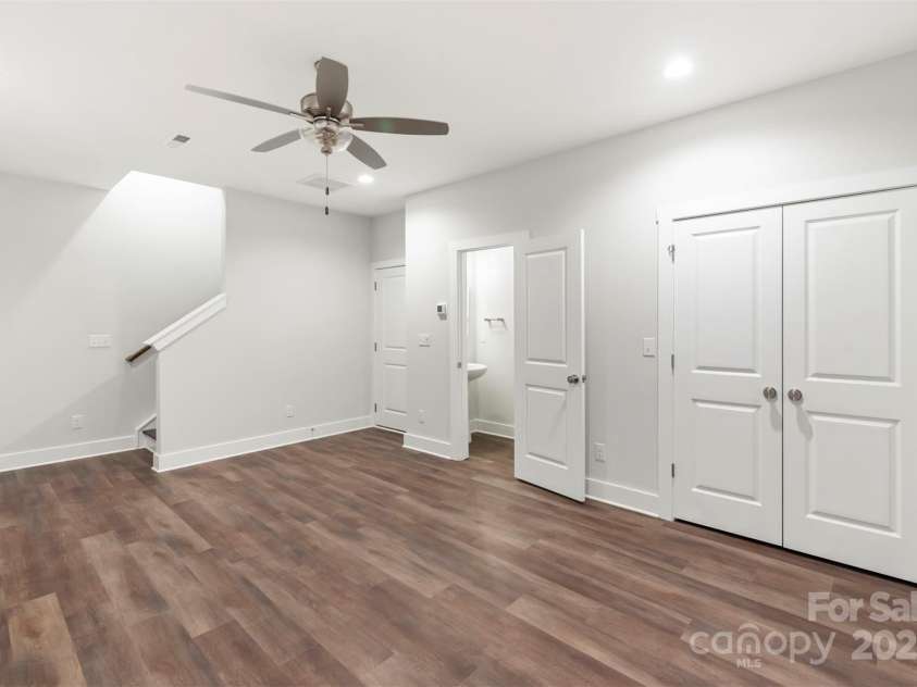 417 Prine Place, Charlotte, NC 28213.  MLS# CAR4112644, YatesRealty ID 3415. 1st Floor Flex Room