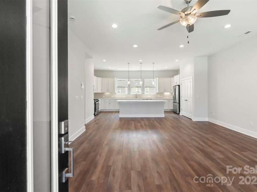 417 Prine Place, Charlotte, NC 28213.  MLS# CAR4112644, YatesRealty ID 3415. Entry/Kitchen/Living/Dining