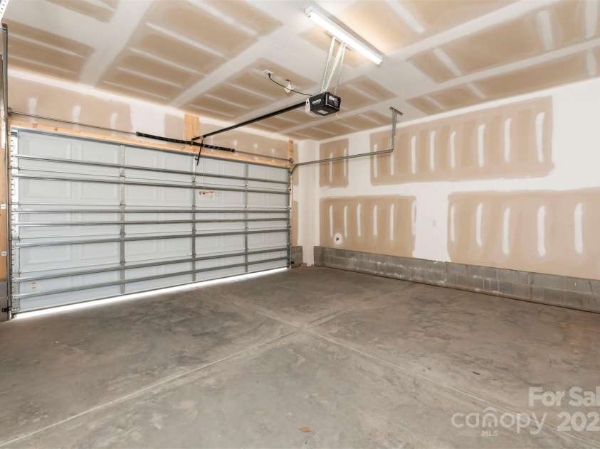 417 Prine Place, Charlotte, NC 28213.  MLS# CAR4112644, YatesRealty ID 3415. Garage
