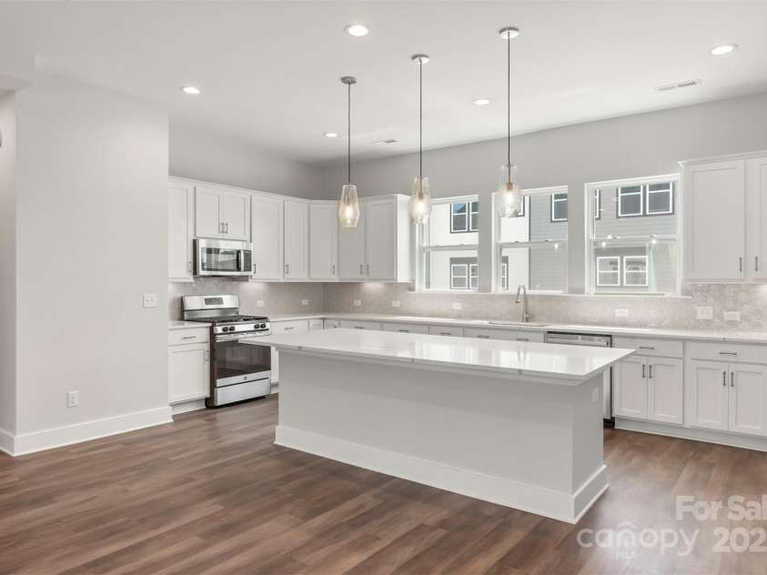 417 Prine Place, Charlotte, NC 28213.  MLS# CAR4112644, YatesRealty ID 3415. Kitchen