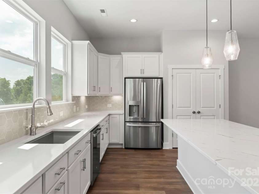 417 Prine Place, Charlotte, NC 28213.  MLS# CAR4112644, YatesRealty ID 3415. Kitchen