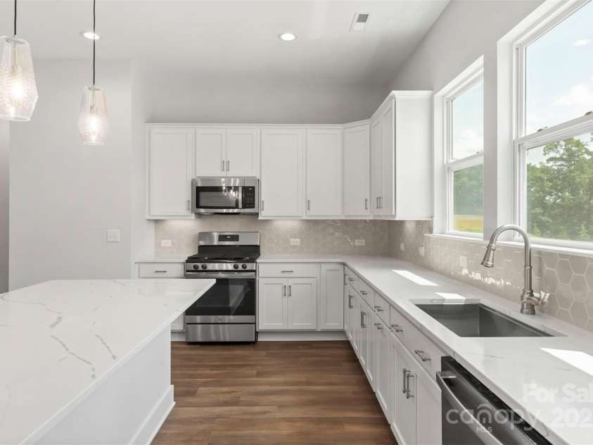 417 Prine Place, Charlotte, NC 28213.  MLS# CAR4112644, YatesRealty ID 3415. Kitchen