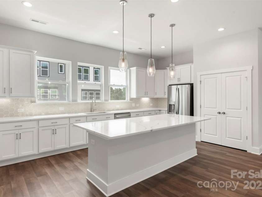 417 Prine Place, Charlotte, NC 28213.  MLS# CAR4112644, YatesRealty ID 3415. Kitchen