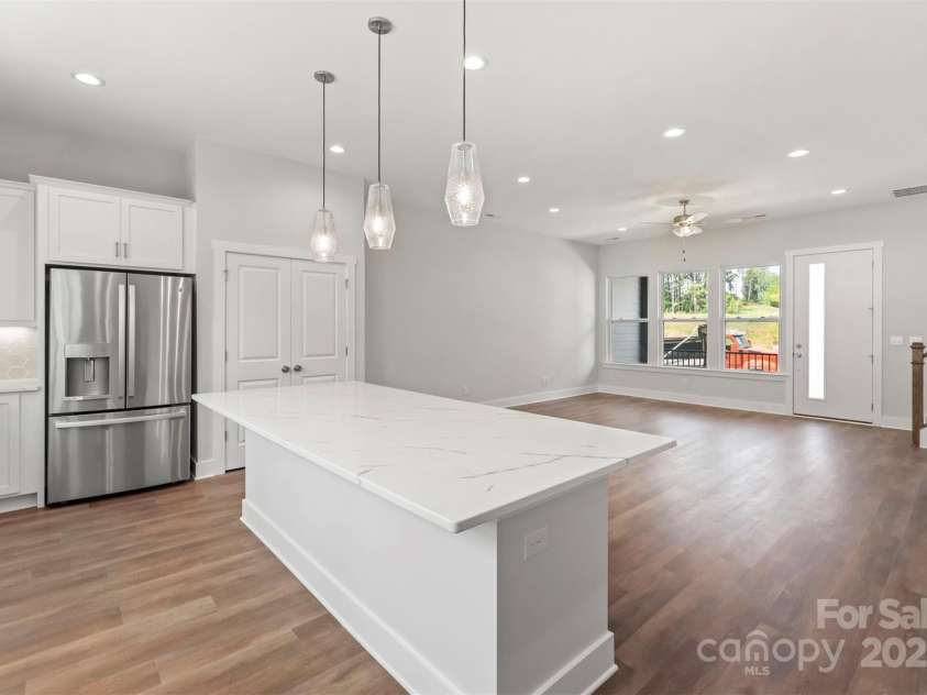 417 Prine Place, Charlotte, NC 28213.  MLS# CAR4112644, YatesRealty ID 3415. Kitchen/Dining/Living