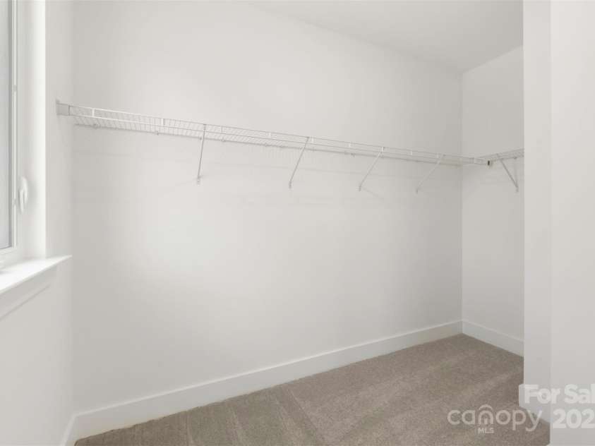 417 Prine Place, Charlotte, NC 28213.  MLS# CAR4112644, YatesRealty ID 3415. Premier Closet