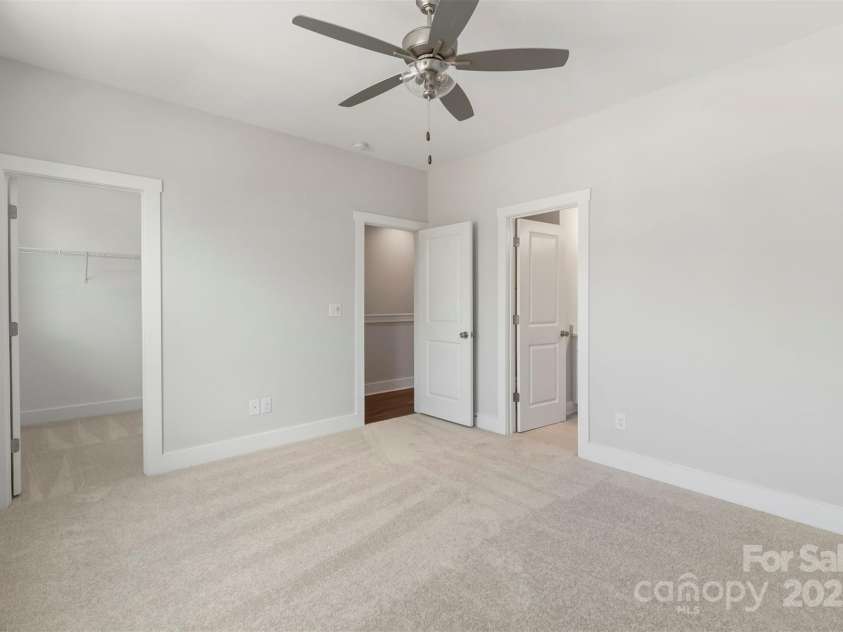 417 Prine Place, Charlotte, NC 28213.  MLS# CAR4112644, YatesRealty ID 3415. Premier Suite