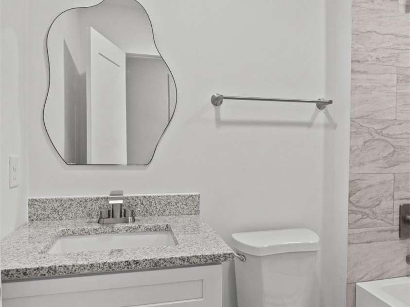 1016 Bramble Place, Charlotte, NC 28208.  MLS# CAR4288045, YatesRealty ID 34150. Bathroom #1